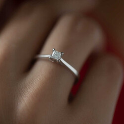 0.20 ct.Princess Solitaire Diamond Ring - 4