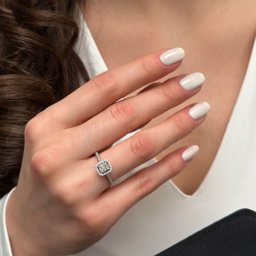 0.32 ct.Baguette Diamond Ring - 1
