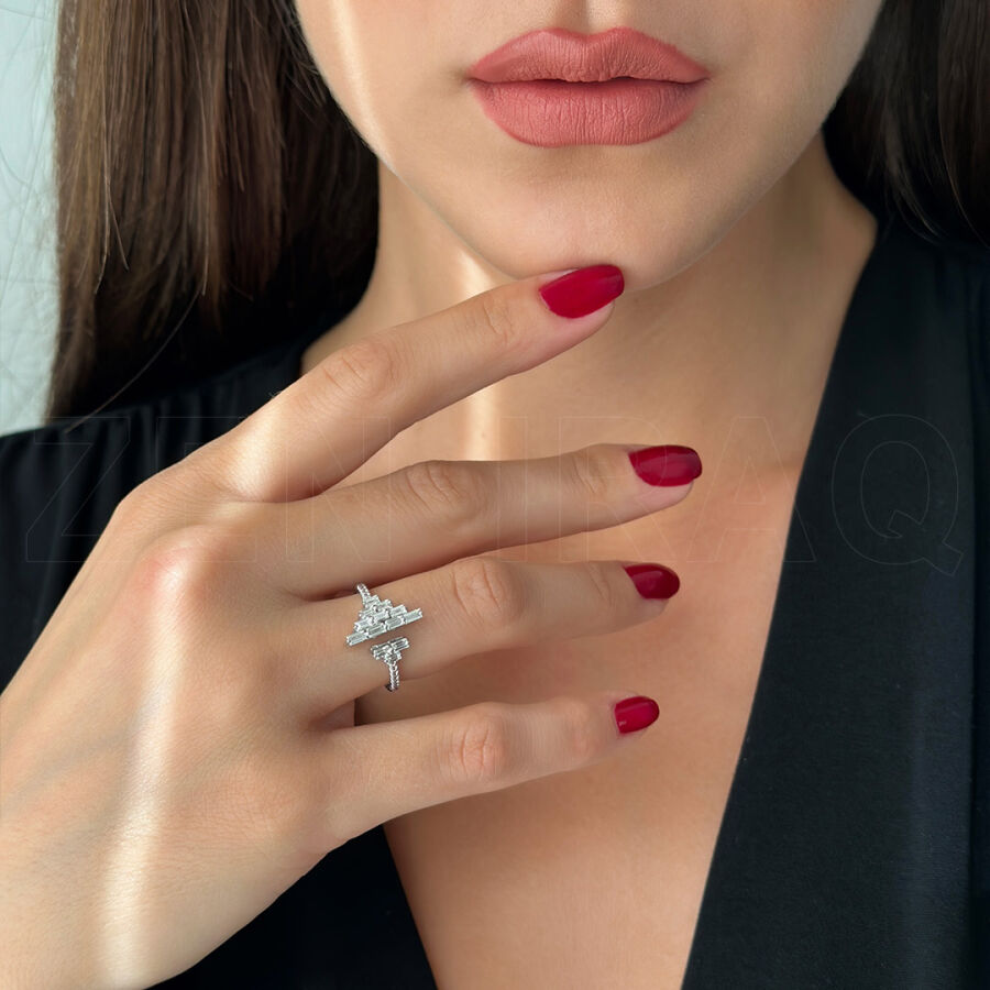 0.61 ct.Baguette Diamond Ring - 2