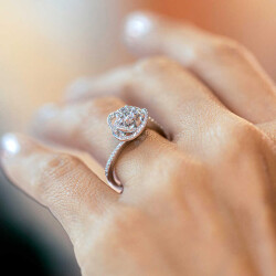 0.61 Carat Diamond Ring - 5