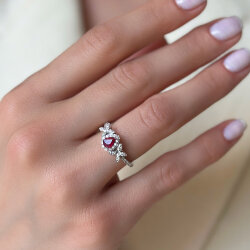 خاتم مرصّع بالألماس مع حجر الياقوت 0.62 قيراط - 2