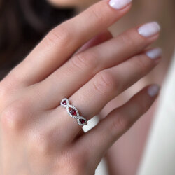 خاتم مرصّع بالألماس مع حجر الياقوت 0.65 قيراط - 2