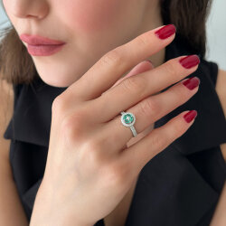 0.66 Carat Emerald Diamond Ring - 2