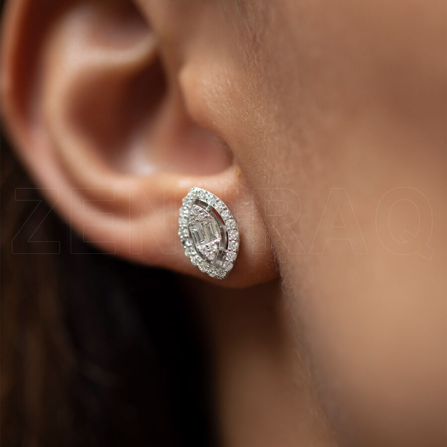 0.69 ct.Baguette Diamond Earrings - 1