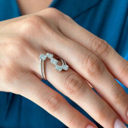 0.70 Carat Baguette Diamond Ring - 3