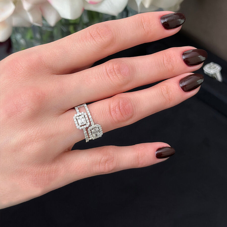 0.75 Carat Twins Baguette Diamond Ring - 1