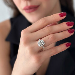 0.74 Carat Baguette Diamond Ring - 2