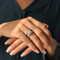 0.93 ct.Baguette Diamond Ring - 3