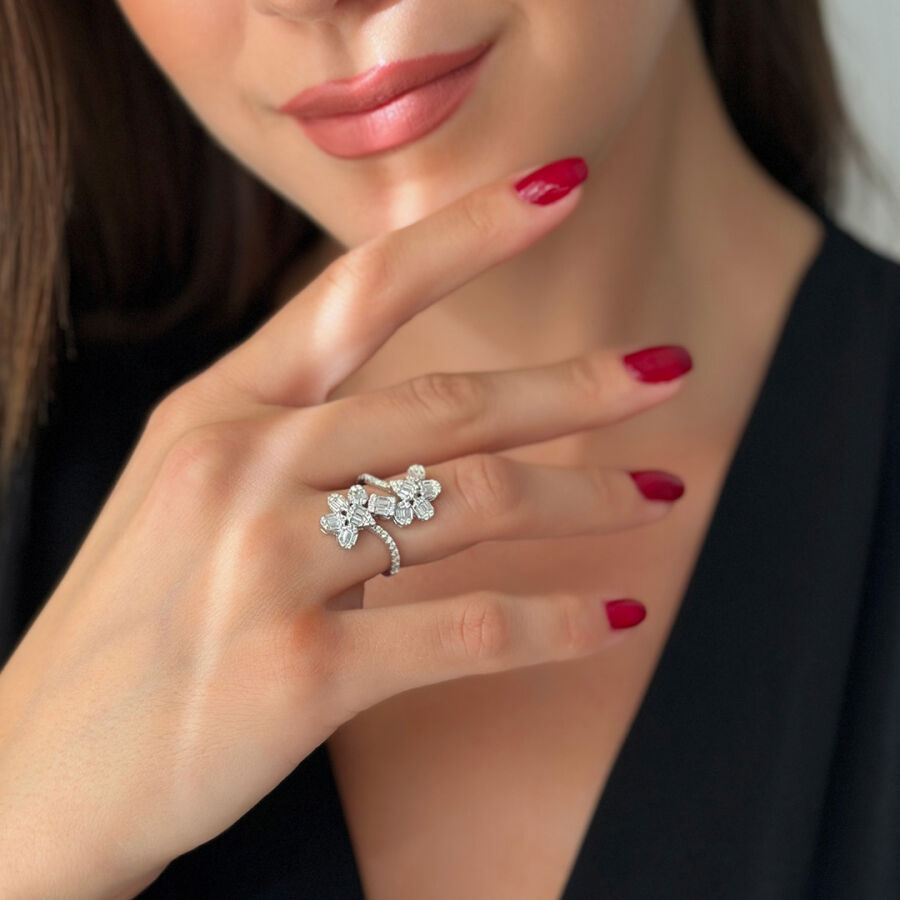 0.95 Carat Baguette Diamond Ring - 2