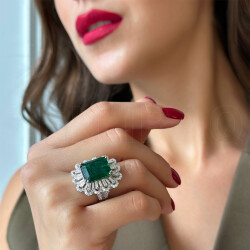 12.04 ct.Emerald Diamond Ring - 2