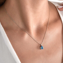 1.21 ct.Blue Topaz Diamond Pendant - 2