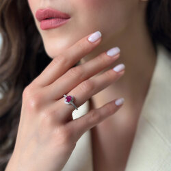 خاتم مرصّع بالألماس مع حجر الياقوت 1.27 قيراط - 1