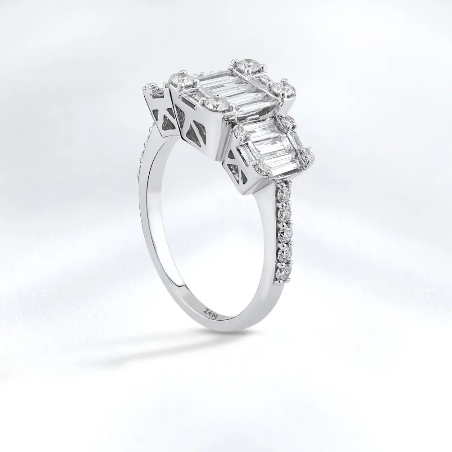 1.30 Carat Baguette Diamond Ring - 3