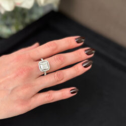 1.37 Carat Baguette Diamond Ring - 2