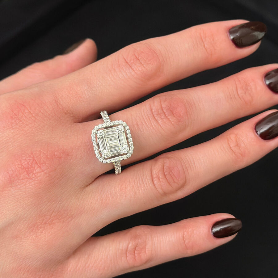1.37 Carat Baguette Diamond Ring - 1