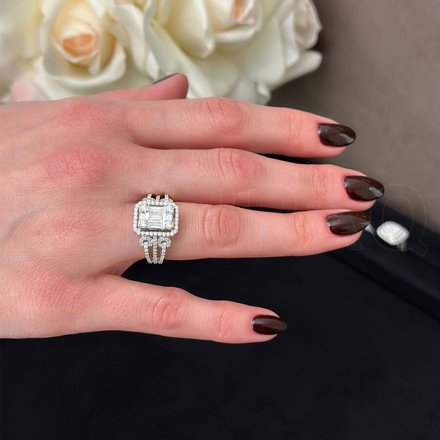 1.38 ct.Baguette Diamond Ring - 2