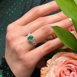 1.55 Carat Emerald Diamond Ring - 2
