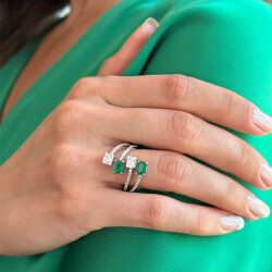 1.57 ct.Emerald Baguette Diamond Ring - 2