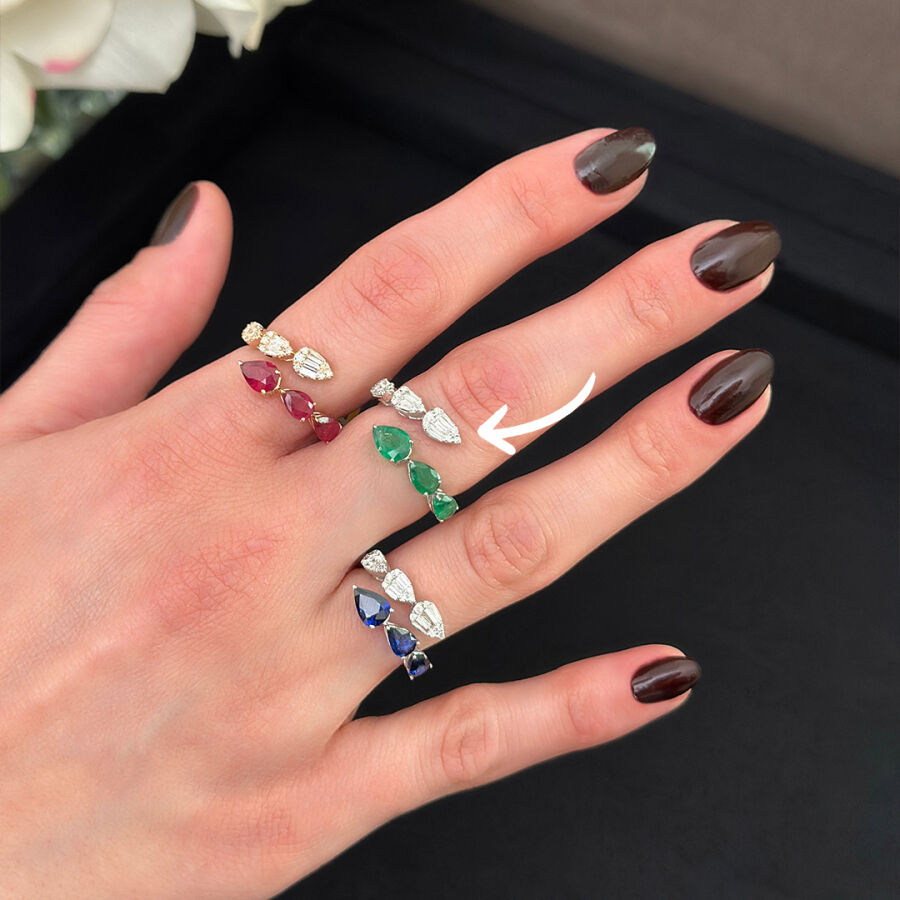 1.59 Carat Emerald Diamond Ring - 3