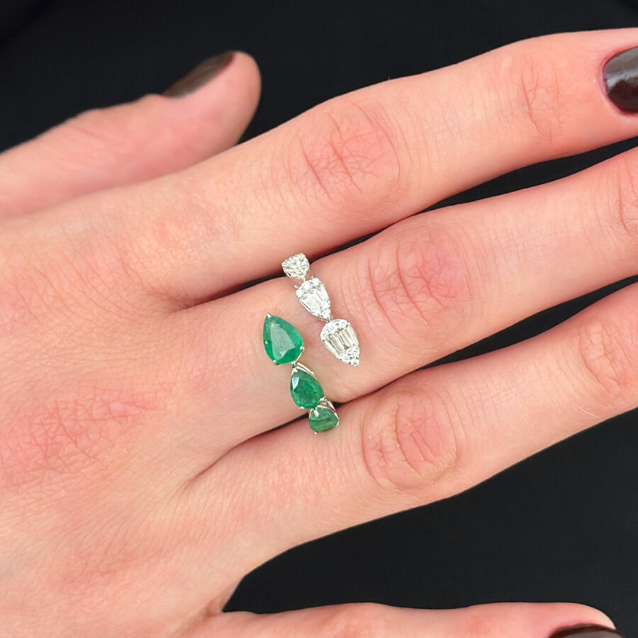 1.59 Carat Emerald Diamond Ring - 2