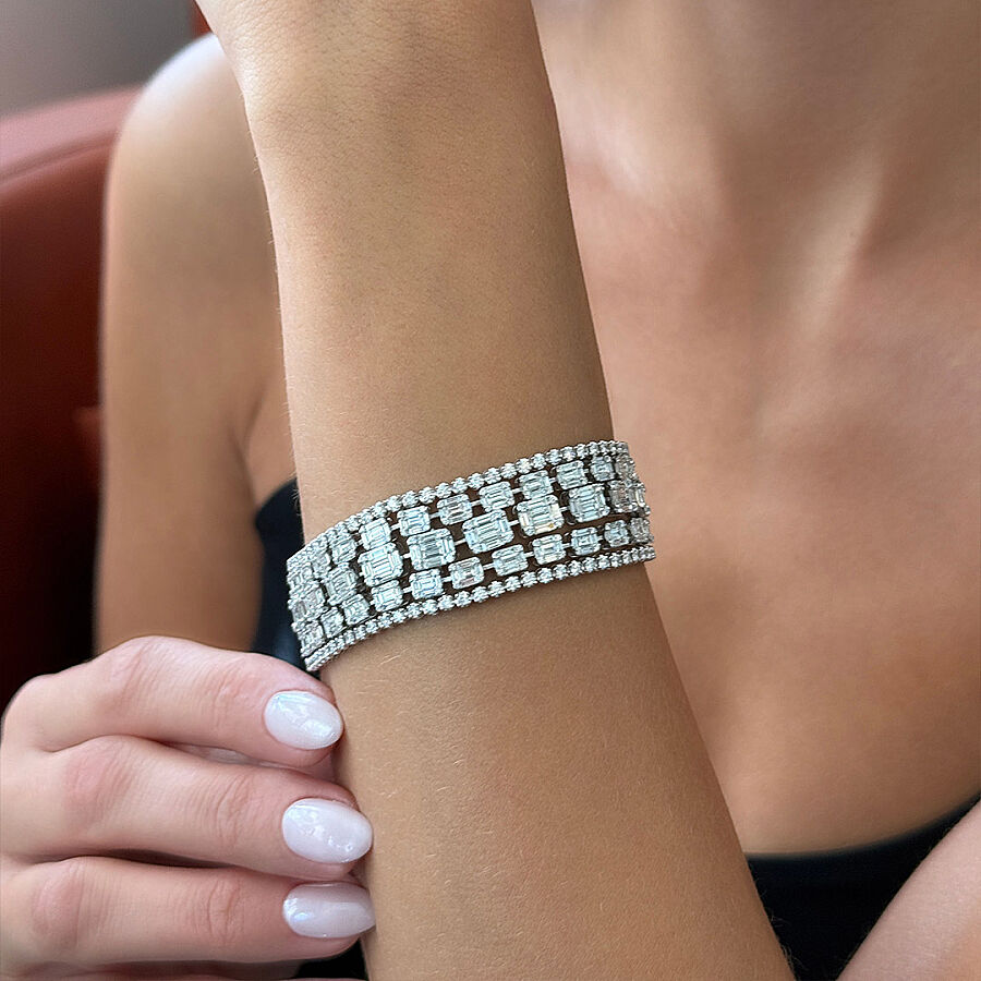 16.46 Carat Baguette Diamond Bracelet - 1