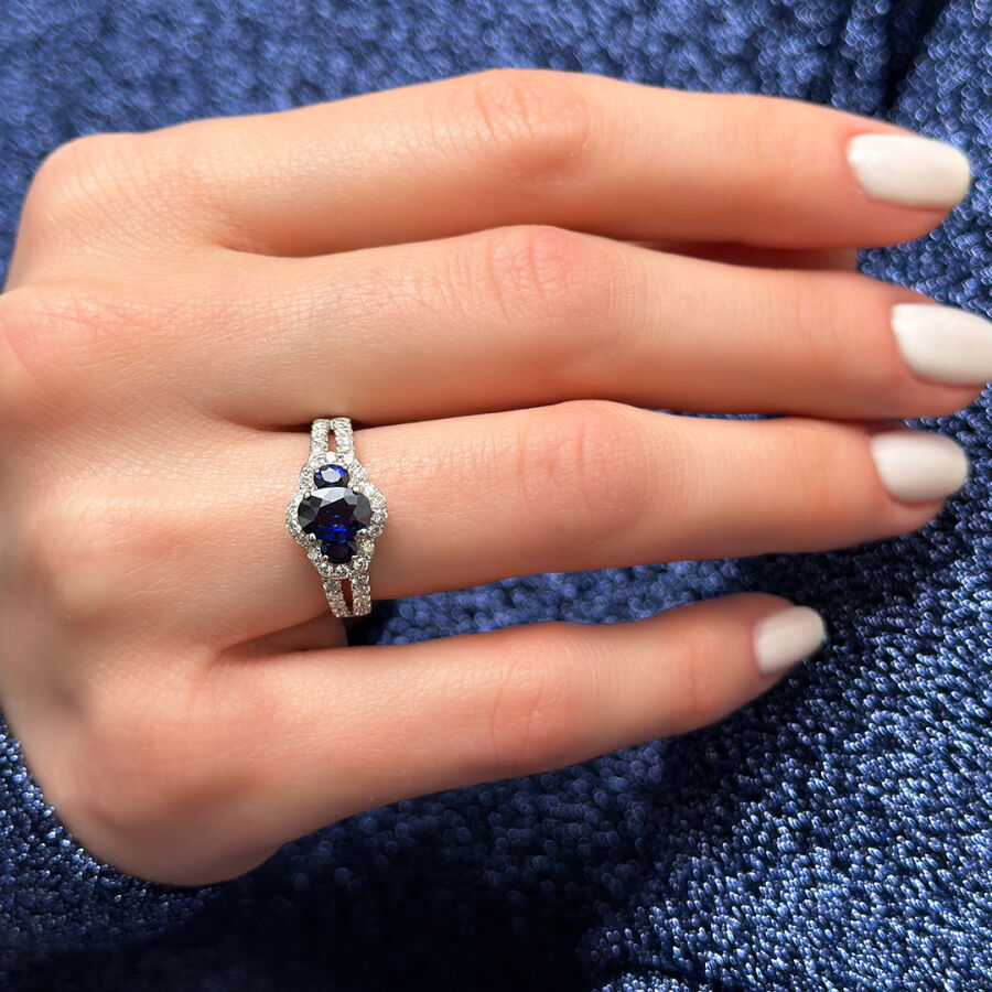 1.70 Carat Sapphire Diamond Ring - 2