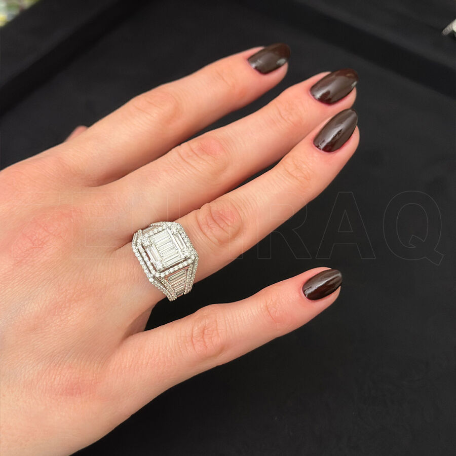 1.89 ct.Baguette Diamond Ring - 2