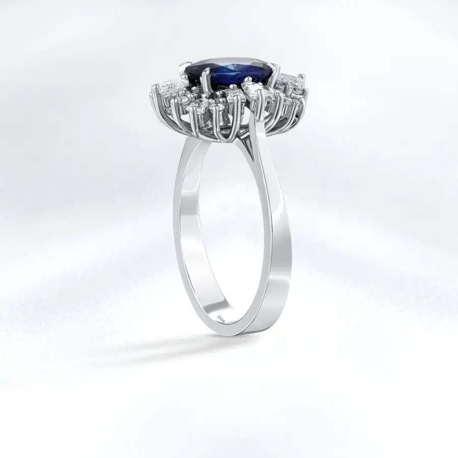 1.90 ct.Sapphire Diamond Ring - 2