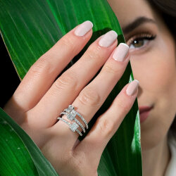 0.89 Carat Baguette Diamond Ring - 2