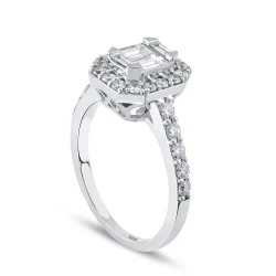0.94 Carat Baguette Diamond Ring - 2