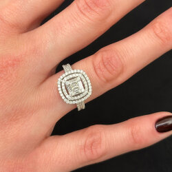 0.96 Carat Baguette Diamond Ring - 2