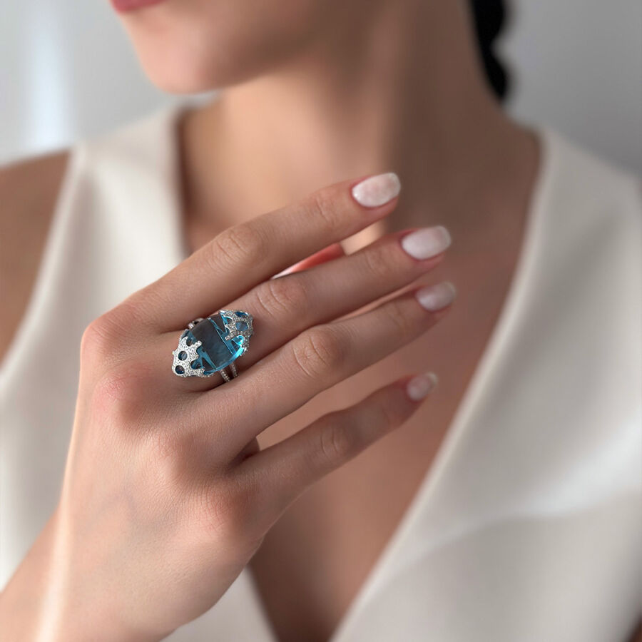 20.39 Carat Blue Topaz Diamond Ring - 1