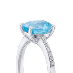 1.06 ct.Blue Topaz Diamond Ring - 2