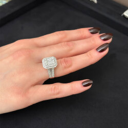 2.09 Carat Baguette Diamond Ring - 3
