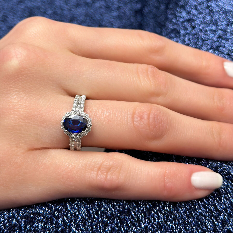 2.27 Carat Sapphire Diamond Ring - 1