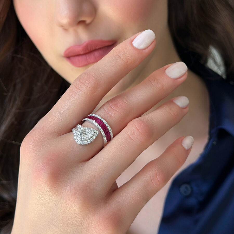 خاتم مرصّع بالألماس مع حجر الياقوت 2.35 قيراط - 2