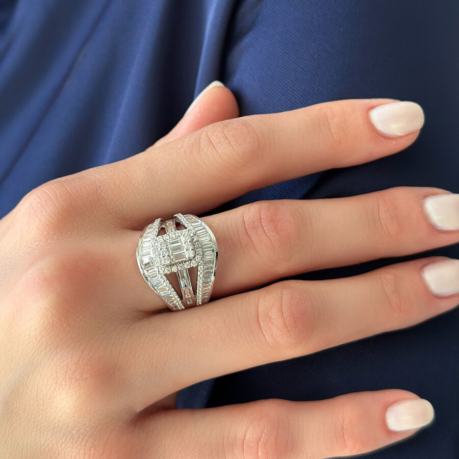 2.40 Carat Baguette Diamond Ring - 2
