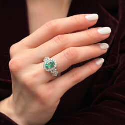 2.50 ct.Emerald Diamond Ring - 3