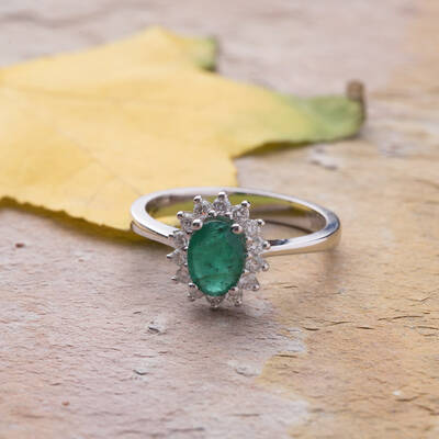 0.96 ct.Emerald Diamond Ring - 5