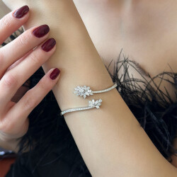 2.80 ct.Diamond Pearl Gemstone Bracelet - 2