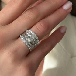 2.86 Carat Baguette Diamond Ring - 2