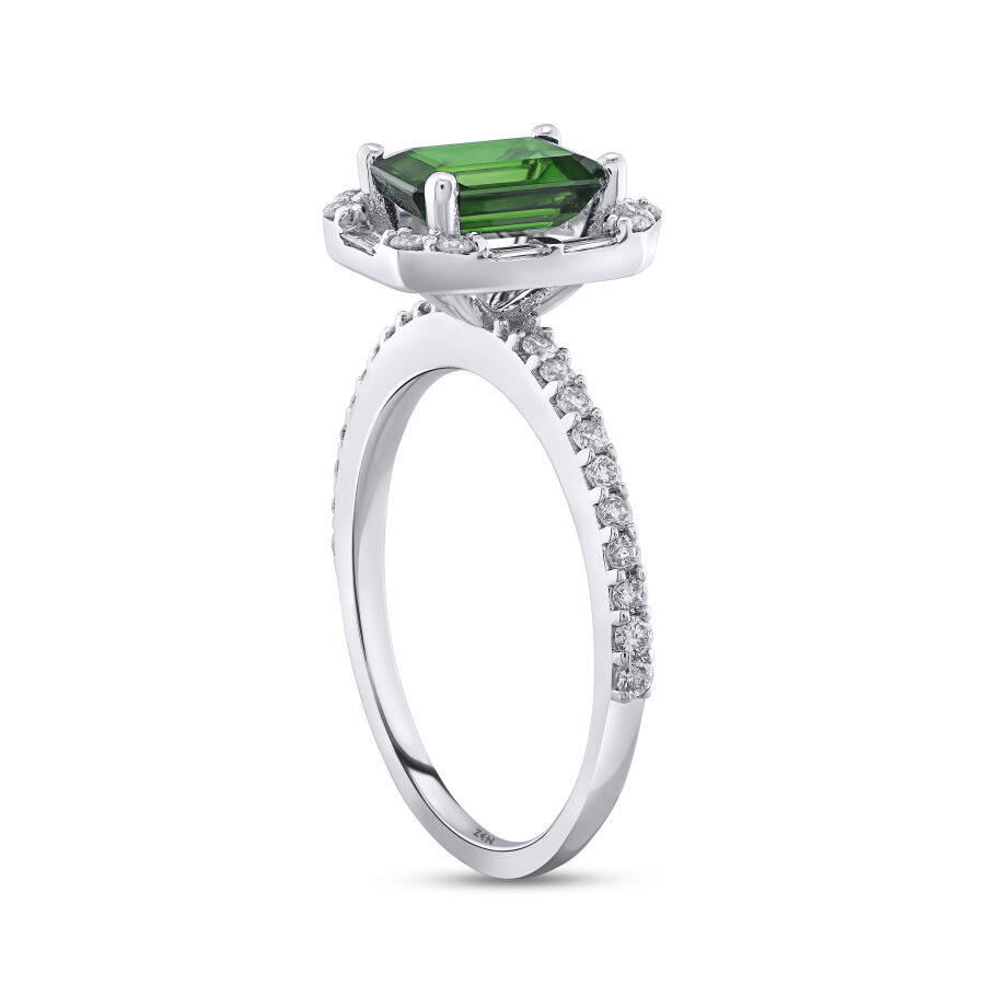 1.72 ct.Emerald Diamond Ring - 3