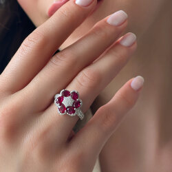 خاتم مرصّع بالألماس مع حجر الياقوت 3.17 قيراط - 2