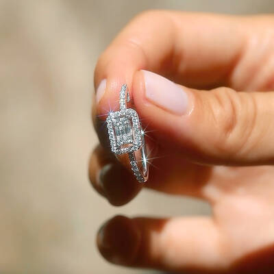 1.01 ct.Baguette Diamond Earring - 3