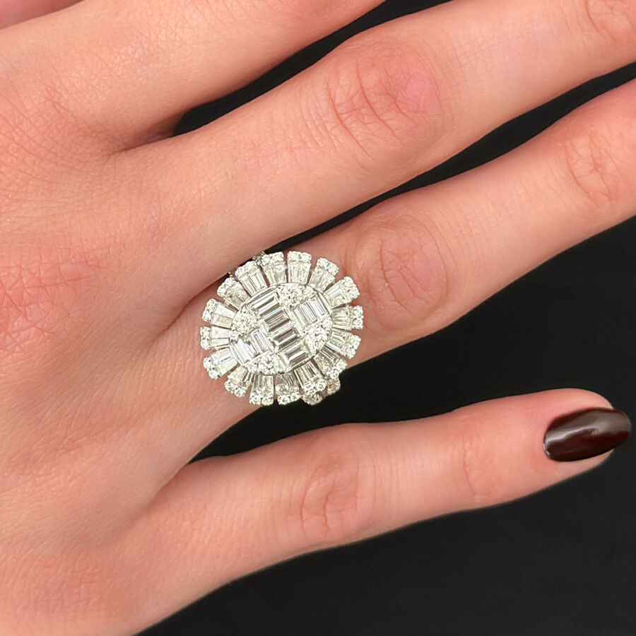 2.37 Carat Baguette Diamond Ring - 2