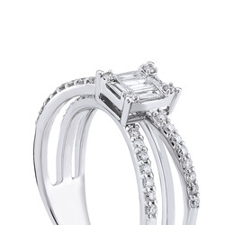 0.39 Carat Baguette Diamond Ring - 4
