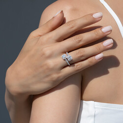 0.63 Carat Baguette Diamond Ring - 2