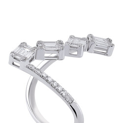 0.82 ct.Baguette Diamond Ring - 4