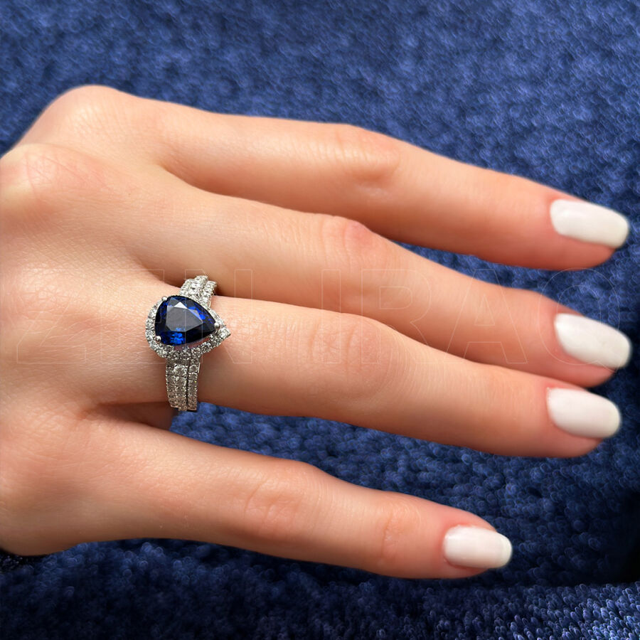 3.70 ct.Sapphire Diamond Ring - 2