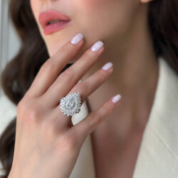 خاتم مرصّع بألماس الباغيت 3.71 قيراط - 1